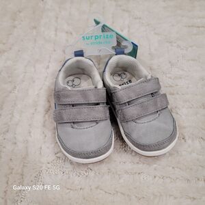 Stride Rite Surprize Gray Sneakers Machine Washable Memory Foam Size 3M NEW B20